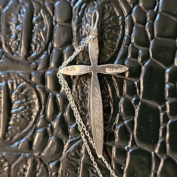 ZUNI artist made inlay cross necklace in sterling silver. - Picture 3 of 7